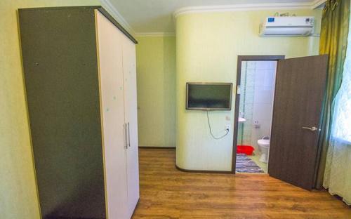 Трехместный номер с удобствами, Гостевой дом на Радужной - Кабардинка
