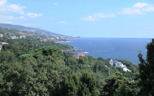 Мансарда студия, Гостевой дом "Кипарисовый рай" Алупка