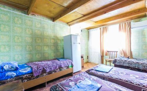4х местный эконом, Гостевой дом на улице Красных партизан - Архипо-Осиповка