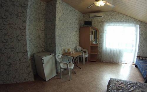 3-Люкс 3-х местный, Гостевой дом "Лаванда" Алушта