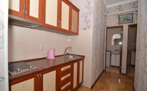 Апартаменты для 5 человек, Мини-гостиница "Лукоморье" Алупка