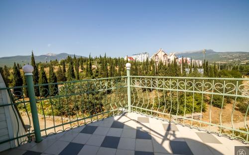 Гостевой дом "У Афанасия" Алушта