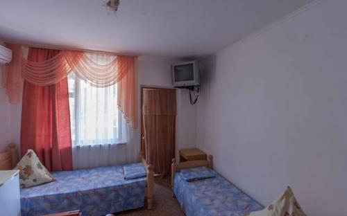 Трехместный номер с удобствами, Гостевой дом "Виталина" Анапа